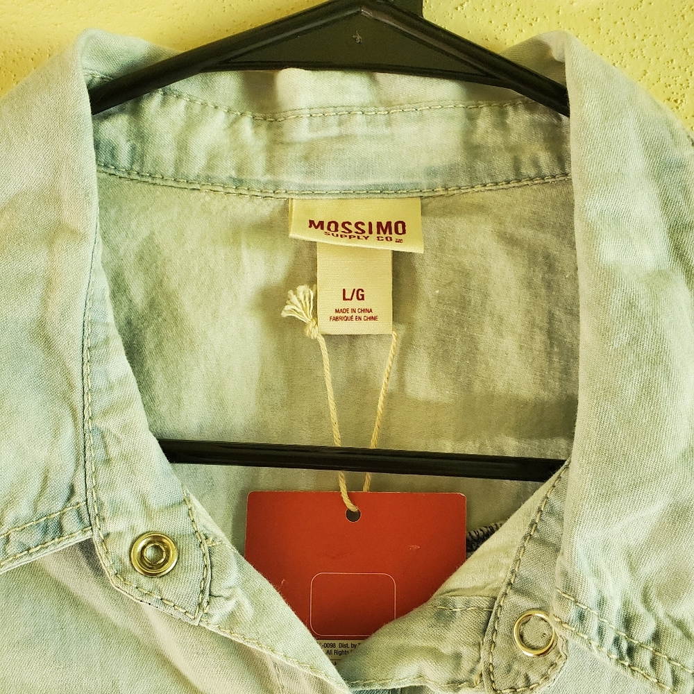 Mossimo Supply Co. Pearl snap button up tank - Picture 3 of 6
